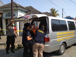 Tinggal Seorang Diri, Innalillah… Lelaki Paruh Baya Ditemukan Membusuk di Kamar