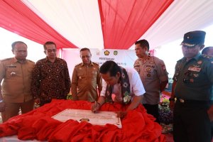 Gunakan Tenaga Surya, Jalan Umum Palopo Mandi Cahaya