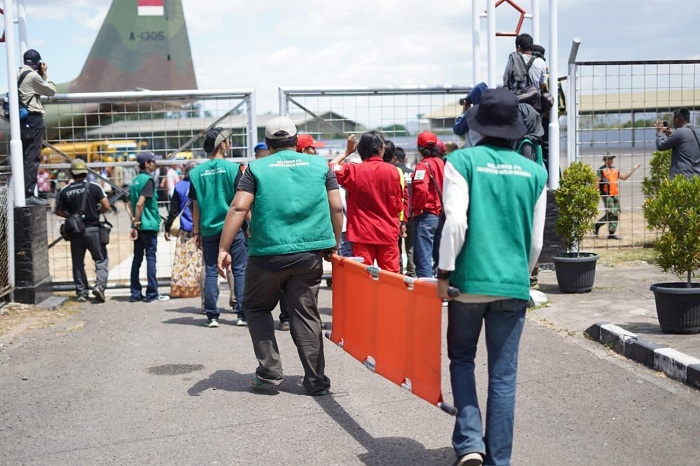 Pengungsi Korban Kerusuhan Wamena saat Tiba di Lanud Hasanuddin