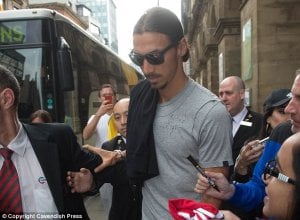 Napoli Mulai Nego Ibra, Gaji Jadi Kendala