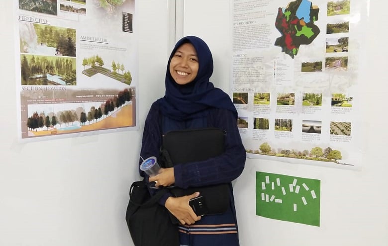 Nurfaizah, Mahasiswa Program Seperempat Abad Lulus di IPB dengan Cumlaude