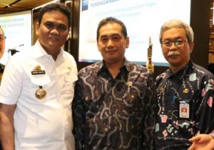 Peduli Pedagang Kecil, Barru Dapat Bantuan 100 Gerobak Dagang