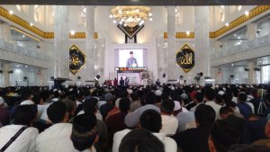 Masyarakat Banjiri Tabligh Akbar Ustaz Adi Hidayat di Gowa