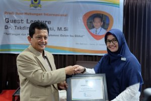 Hadirkan Narasumber dari UMY, Prodi HI Unifa Gelar Kuliah Tamu Paradiplomasi