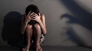Salah Nyeberang Jalan Saat ke Sekolah, Anak Ini Dianiaya Orangtuanya