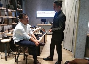 Trend Ruangan Semi Industrial dalam Toko Sepatu