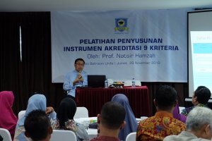 UNIFA Adakan Pelatihan Penyusunan Instrumen Akreditasi 4.0