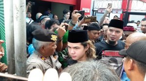 Detik-detik Ahmad Dhani Bebas, Dijemput Salam Dua Jari