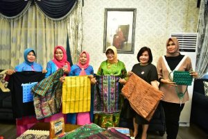 Dekranasda Sulsel Akan Promosikan Produk Lokal Sidrap Lewat Tabloid