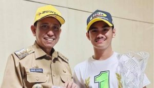 Bikin Bangga Wajo, Bupati Ganjar Muh Fadly Bantuan Berprestasi Rp50 Juta