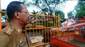 Sembilan Bulan Tak Digaji, Petugas Kebersihan Segel Kantor DLH
