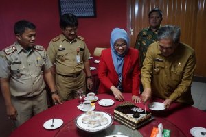 Penandatanganan MoU Pemkab Sidrap dan Unhas, Bupati Sidrap Dapat Kejutan Ultah