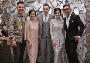 Ada Tangis di Pernikahan Cut Tari dan Richard Kevin
