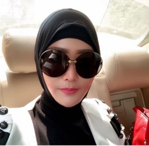 Dapat Pujian, Ini Penampilan Inul Daratista Pakai Hijab