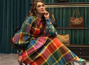 Seksinya Luna Maya dengan Outfit Branded
