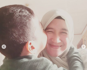 Yuk Baca Puisi Mellya Juniarty, Mantan Istri UAS