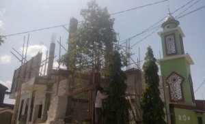 Uluran Tangan Sang Dermawan untuk Bantuan Pembangunan Masjid Al-Ra’mun