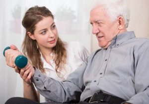 Cegah Stroke, Ini Cara Tepat Mengecek Tekanan Darah di Rumah