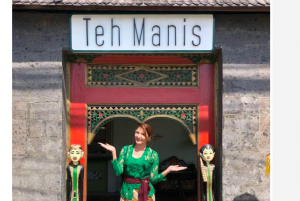 Tamara Bleszynski Buka Warung Teh Manis di Bali