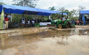 Jauh-jauh dari India, John Deere Kenalkan Teknologi Traktor Roda Empat ke Petani