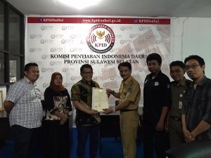 KPID Sulsel Serahkan IPP Tetap Kepada LPPL – Radio Swara Panrita Lopi FM Bulukumba
