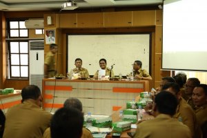 Bupati Barru Minta Sewa Lods Pasar Tak Beratkan Pedagang