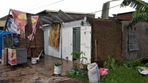 Enam Rumah Rusak Diterjang Angin Puting Beliung di Mandai