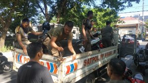 Dishub-Satpol PP Angkut Puluhan Motor di Balaikota