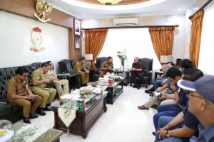 Pemkot Makassar Gandeng Astra Group Bersihkan Kanal Makassar