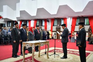 Lantik Pejabat Baru, Nurdin Abdullah Berharap Bisa Menggenjot Kekuatan Pemprov