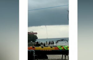 Angin Puting Beliung di Pantai Bira, Ini Videonya