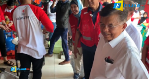 JK Kunjungi Dapur Umum PMI