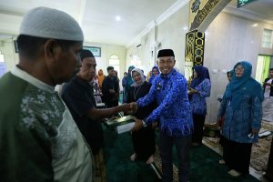 Jumat Barokah Kecamatan Tamalanrea Bersama TP PKK Kota Makassar
