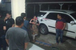Suami di Luar Kota, Bu Kades Ev Digerebek saat Bersama Pria Lain