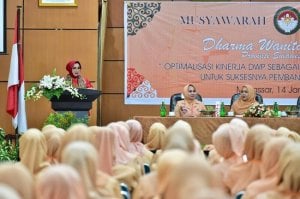 DWP Sulsel Gelar Seminar Pengembangan Diri Bersama Irwani Pane