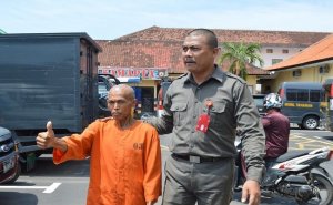 Ditangkap karena Gituin Bocah 12 Tahun, Leong Mengacungkan Jempol