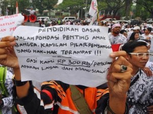Ribuan Guru Honorer Terancam Tak Gajian