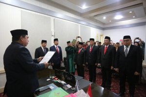 Malam-malam, Abdul Hayat Lantik Empat Pejabat Eselon II