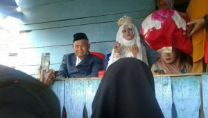 Viral… Pernikahan Kakek Berusia 103 Tahun di Wajo Hebohkan Warganet