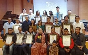 Videonya Viral Berhasil Turunkan Berat Badan, Ade Rai dan Aria Raih Rekor MURI