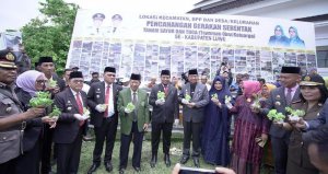 Wagub Serahkan Bantuan Senilai Rp138 Miliar di HUT Kota Belopa