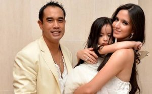 Ungkapan Cinta untuk Nia Ramadhani, Ardi Bakrie: Sayaaang, Happy Valentine’s Day, Yank!!