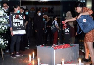 100 Hari Kerja Jokowi-Ma’ruf, Pengamat Bilang  Terbukti Lemahkan KPK