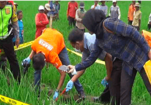 Tega, Orang Tua Mengubur Mayat Bayi di Jalur Irigasi Sawah