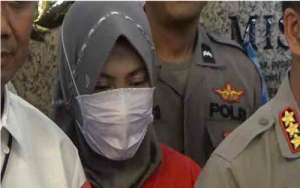 Penghina Bu Risma Ternyata Seorang Ibu Rumah Tangga