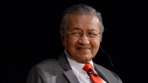 Mahathir Mohamad Klaim Kepulauan Riau, Hasto Kristiyanto Ingatkan Operasi Dwikora