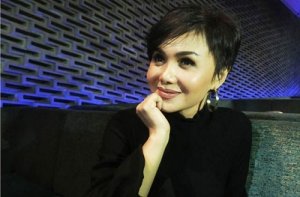 Yuni Shara Dinobatkan sebagai Tokoh Perempuan PGRI