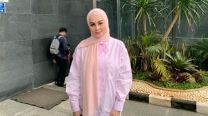 Jennifer Dunn Tampil Cantik dengan Hijab