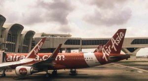 Khawatir Corona, Mulai 1 April AirAsia Indonesia Tangguhkan Penerbangan