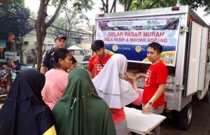 Kementan Guyur Gula Pasir dan Minyak Goreng di Jakarta